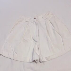 Classic white shorts. Banana republic.